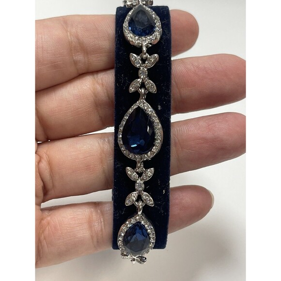 Rosemarie Collections Necklace Bracelet Earring Rhinestone 4 Piece Jewelry Set - Picture 5 of 12